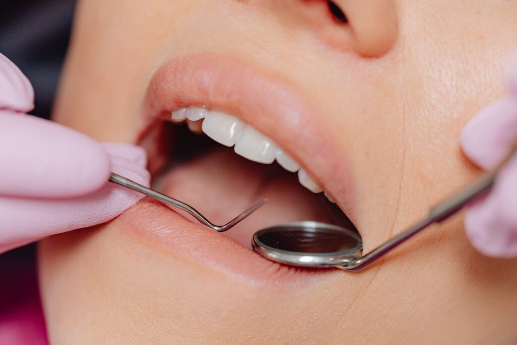 Tooth Infection Symptoms People Ignore Until It Becomes an Emergency